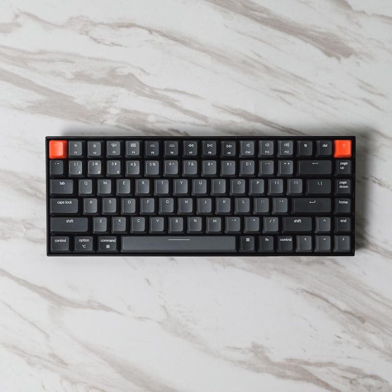 Teclado Mecánico RGB 65%
